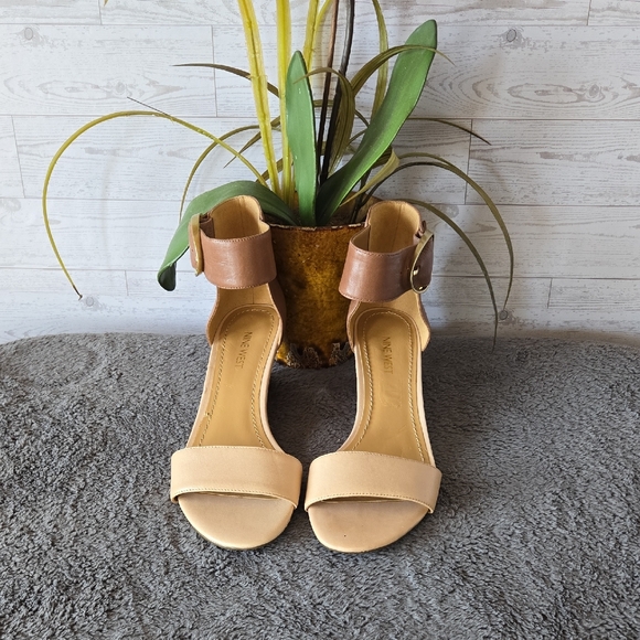 Nine West Shoes - Nine West Two-Tone Sandals Sz 8 M